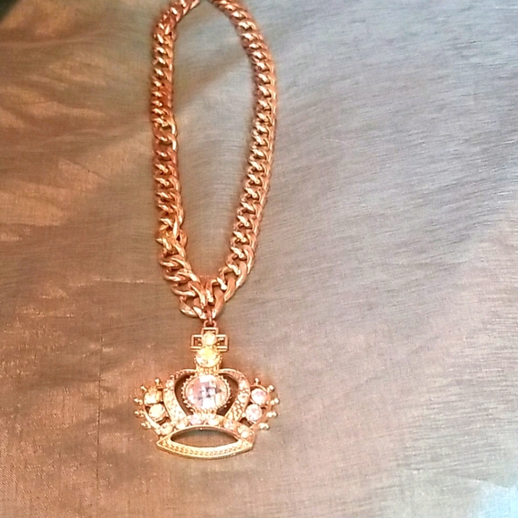 Vintage Jewelry - Vintage crown  Necklace